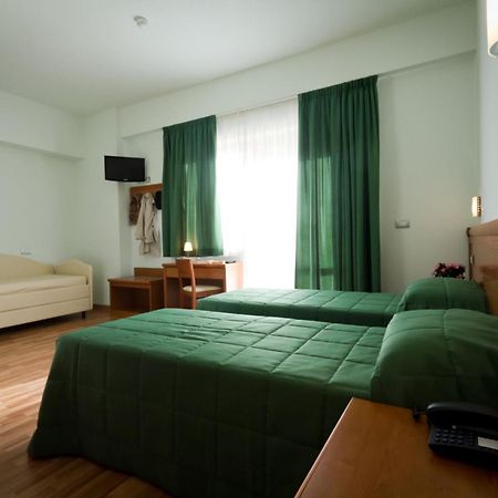 Hotel Donnini Ассізі Екстер'єр фото