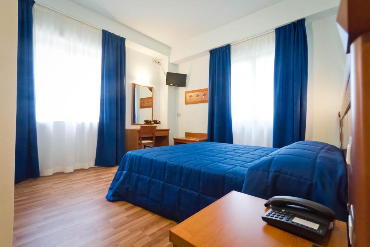 Hotel Donnini Ассізі Екстер'єр фото