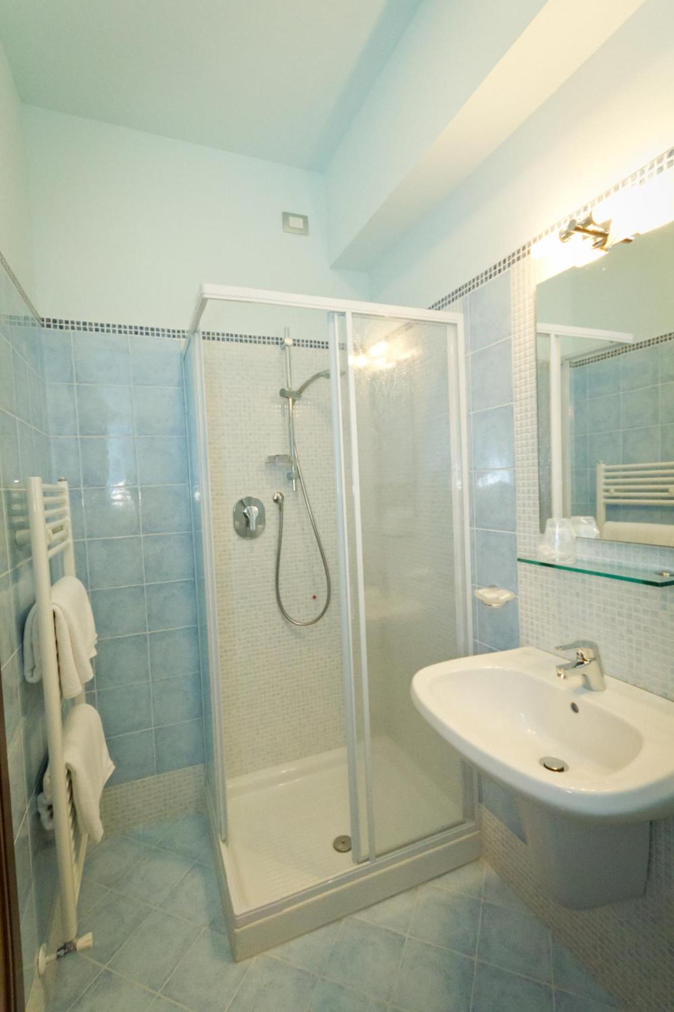 Hotel Donnini Ассізі Екстер'єр фото