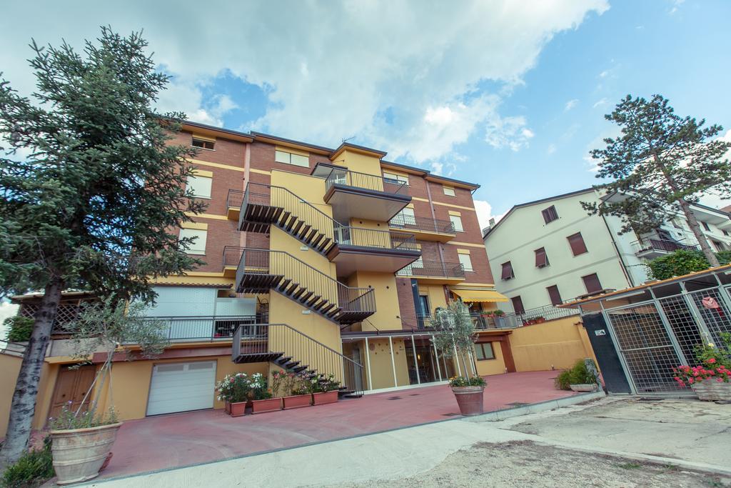 Hotel Donnini Ассізі Екстер'єр фото